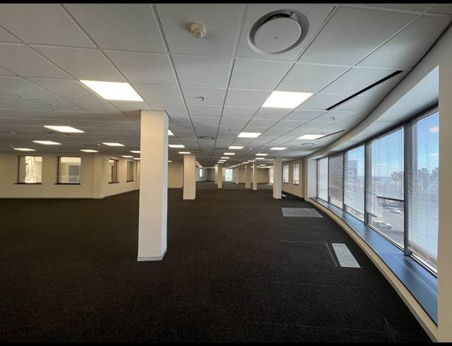 1,356M² OFFICE TO LET IN ROSEBANK